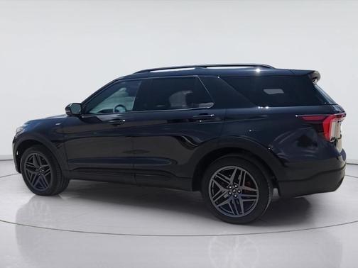 Agate Black 2026 Ford Explorer ST-Line