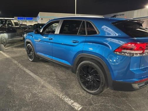2024 Volkswagen Atlas Cross Sport 2.0T SE w/Technology