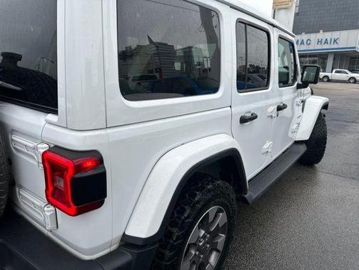 Bright White Clearcoat 2018 Jeep Wrangler Unlimited Sahara