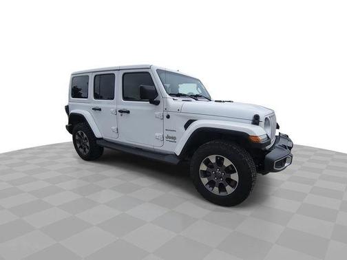 Bright White Clearcoat 2018 Jeep Wrangler Unlimited Sahara