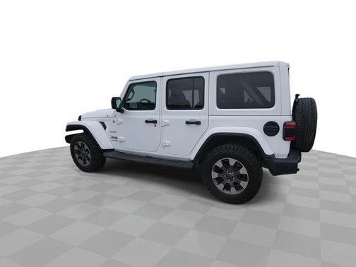 Bright White Clearcoat 2018 Jeep Wrangler Unlimited Sahara