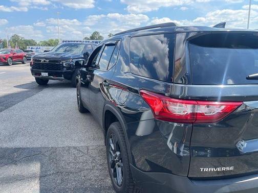 Graphite Metallic 2020 Chevrolet Traverse RS