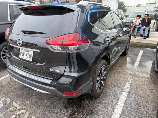 Magnetic Black 2018 Nissan Rogue SL