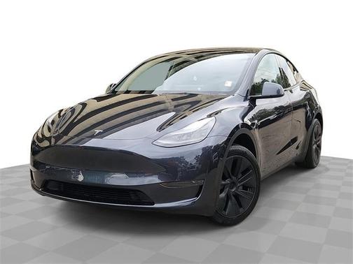 2025 Tesla Model Y Long Range