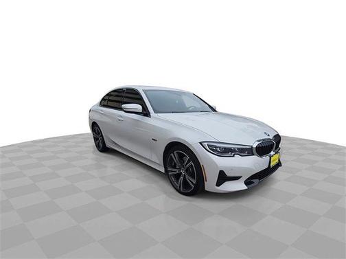 2022 BMW 330e 330e