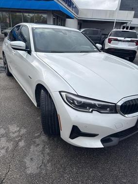 2022 BMW 330e 330e