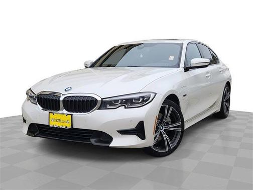 2022 BMW 330e 330e