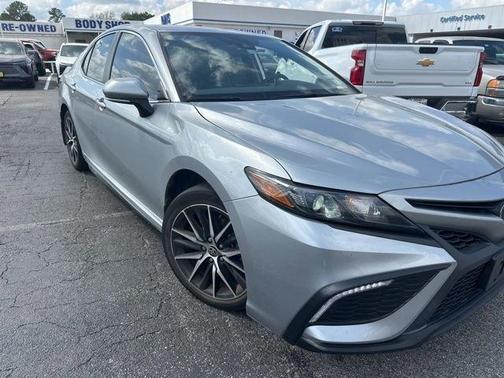 Silver 2023 Toyota Camry SE