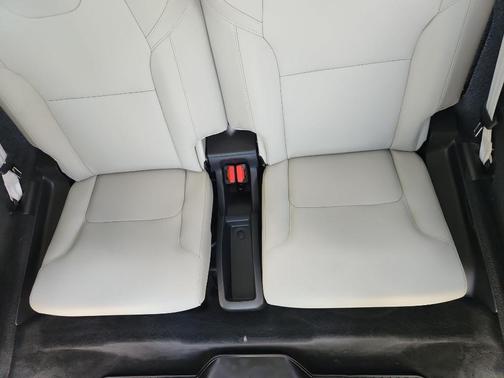 2021 Volvo XC90 T6 Momentum 6 Passenger