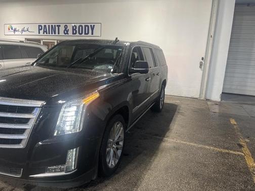 2019 Cadillac Escalade ESV Premium Luxury