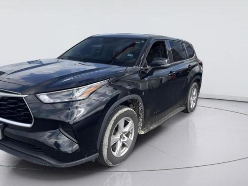 Midnight Black Metallic 2022 Toyota Highlander L