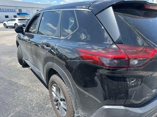 Black 2021 Nissan Rogue S