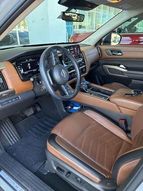 Boulder Gray Pe 2024 Nissan Pathfinder Platinum