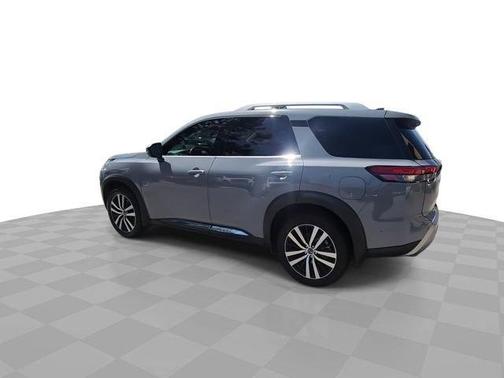 Boulder Gray Pe 2024 Nissan Pathfinder Platinum