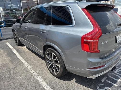 2020 Volvo XC90 T6 Momentum 7 Passenger