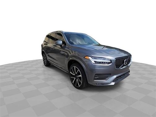 2020 Volvo XC90 T6 Momentum 7 Passenger