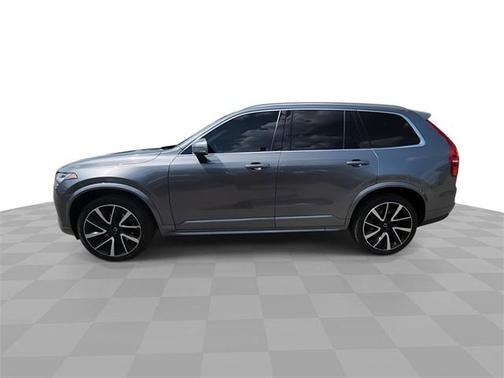 2020 Volvo XC90 T6 Momentum 7 Passenger
