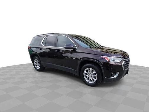 Black Cherry Metallic 2021 Chevrolet Traverse LT Leather