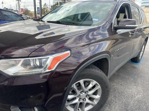 Black Cherry Metallic 2021 Chevrolet Traverse LT Leather