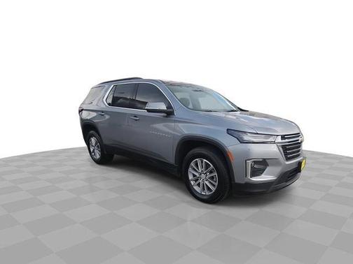Sterling Gray Metallic 2023 Chevrolet Traverse LT Cloth