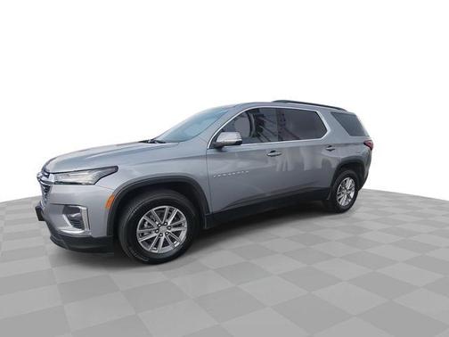 Sterling Gray Metallic 2023 Chevrolet Traverse LT Cloth