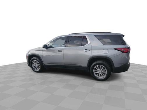 Sterling Gray Metallic 2023 Chevrolet Traverse LT Cloth