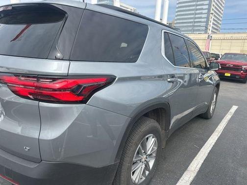 Sterling Gray Metallic 2023 Chevrolet Traverse LT Cloth