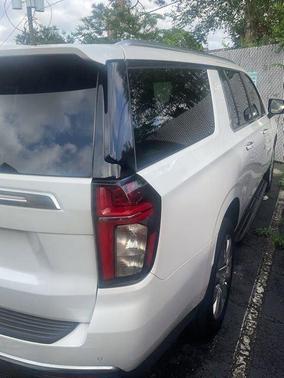 Iridescent Pearl Tricoat 2023 Chevrolet Suburban High Country