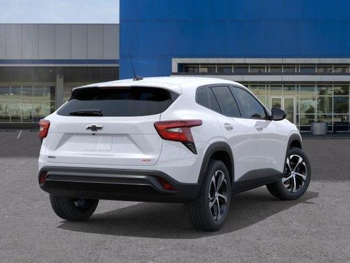 Summit White 2026 Chevrolet Trax 1RS