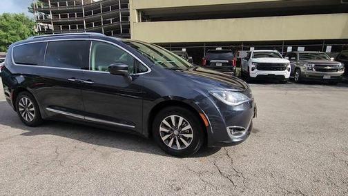 2020 Chrysler Pacifica Hybrid Touring L
