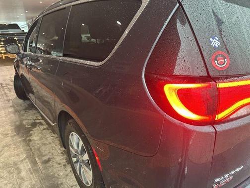 2020 Chrysler Pacifica Hybrid Touring L