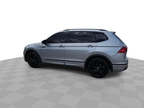 Pyrite Silver Metallic 2024 Volkswagen Tiguan 2.0T SE R-Line Black