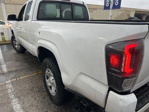 Super White 2017 Toyota Tacoma SR