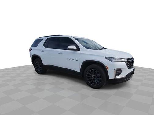 Summit White 2023 Chevrolet Traverse RS