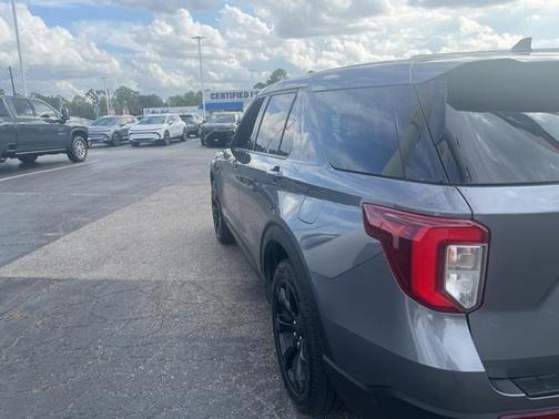 2022 Ford Explorer ST