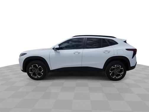 Summit White 2025 Chevrolet Trax LT