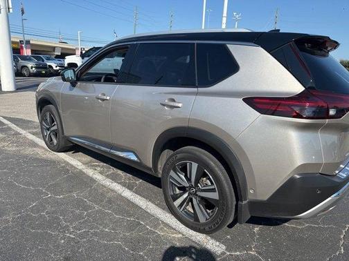 2022 Nissan Rogue Platinum