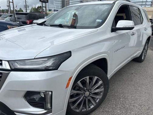 Pearl 2023 Chevrolet Traverse Premier