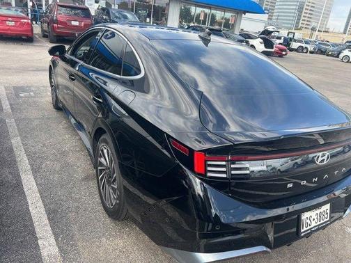 2024 Hyundai SONATA Hybrid Limited