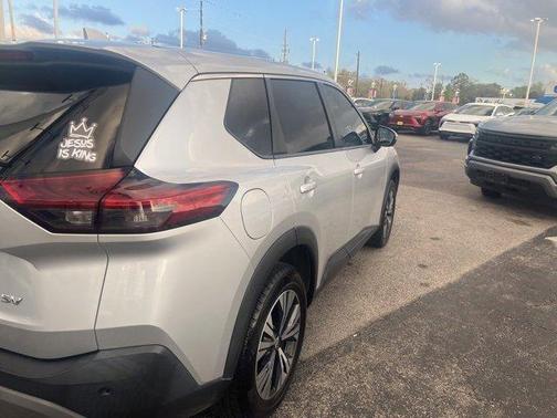 2022 Nissan Rogue SV