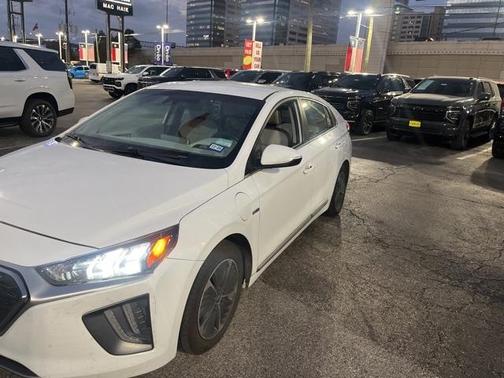 2020 Hyundai IONIQ Plug-In Hybrid SEL