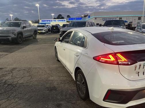 2020 Hyundai IONIQ Plug-In Hybrid SEL