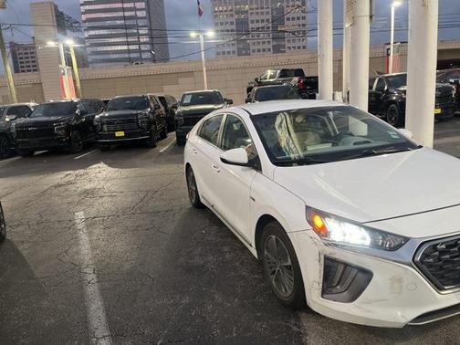 2020 Hyundai IONIQ Plug-In Hybrid SEL