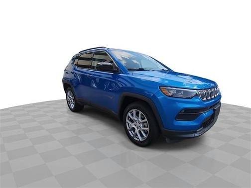2022 Jeep Compass Latitude Lux