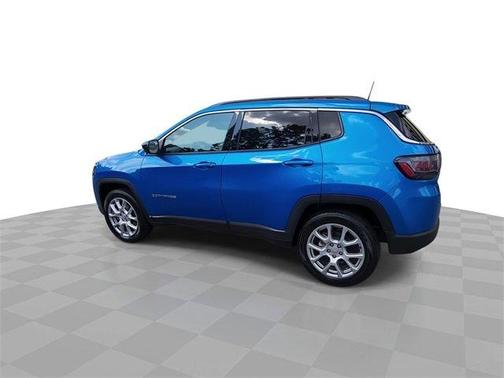 2022 Jeep Compass Latitude Lux