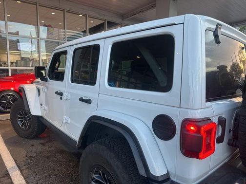 Bright White Clearcoat 2026 Jeep Wrangler Rubicon
