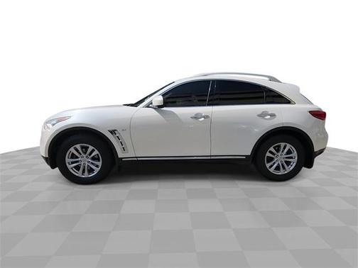 2017 INFINITI QX70 Base