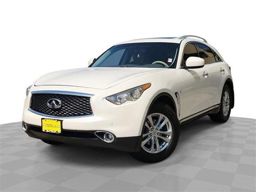 2017 INFINITI QX70 Base
