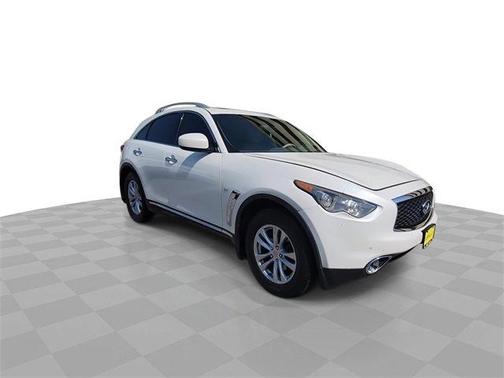 2017 INFINITI QX70 Base
