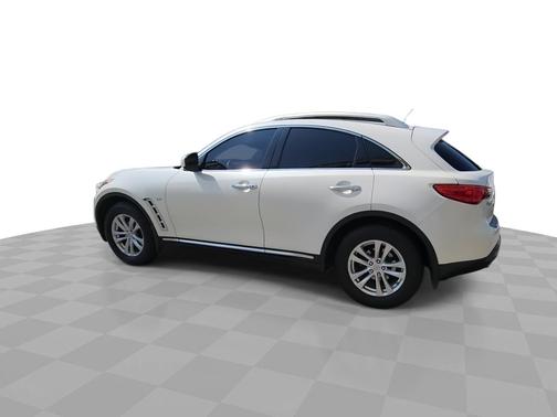 2017 INFINITI QX70 Base